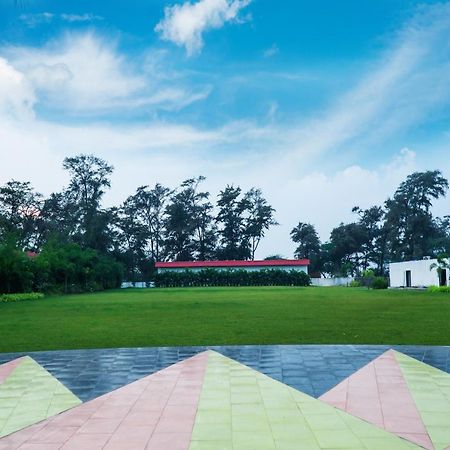 Shanti Resorts Valsad Zewnętrze zdjęcie