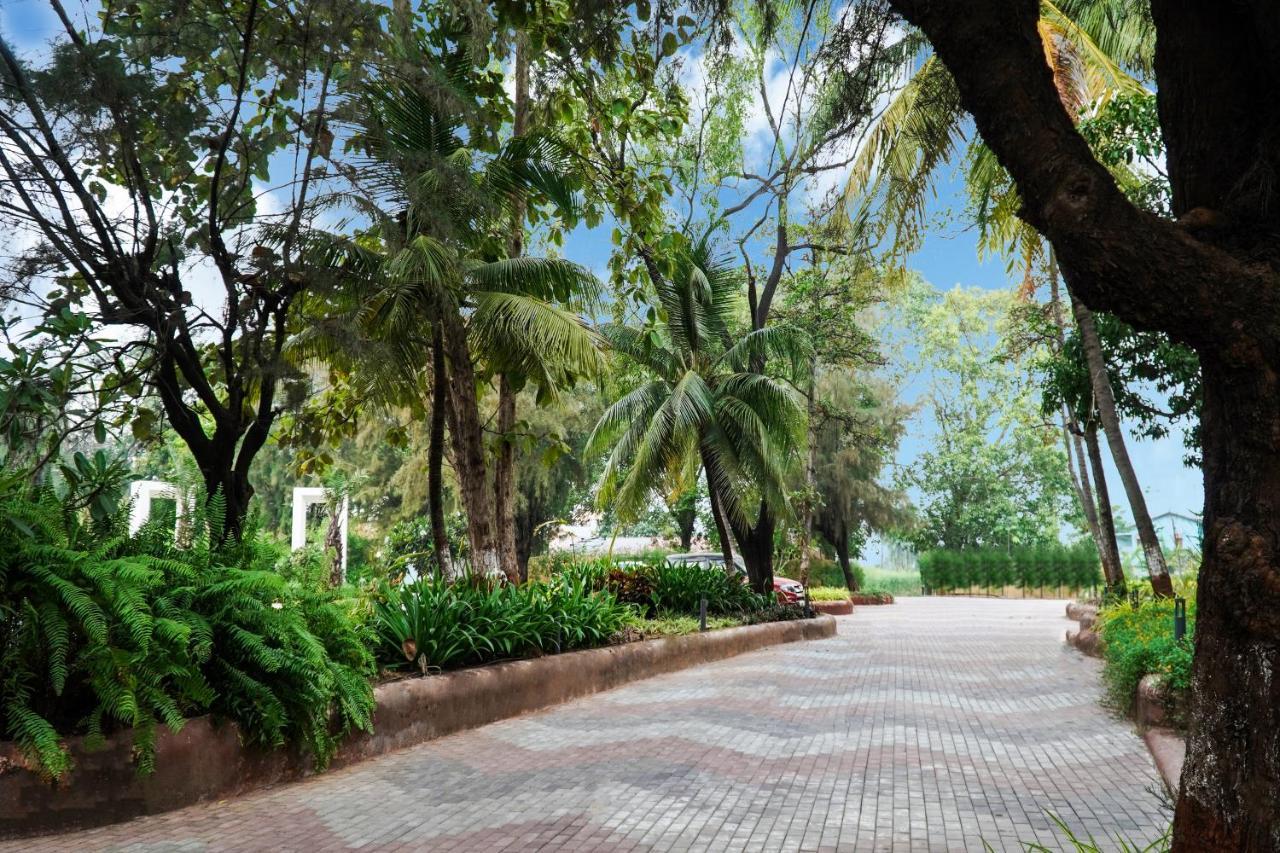Shanti Resorts Valsad Zewnętrze zdjęcie